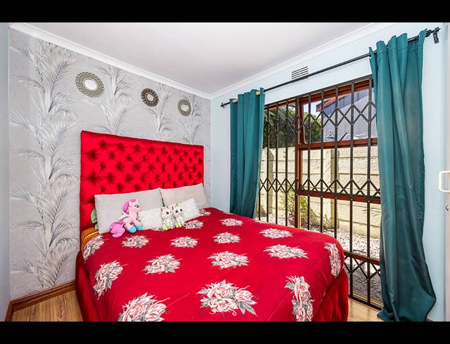 3 BEDROOM HOUSE FOR SALE IN TABLE VIEW